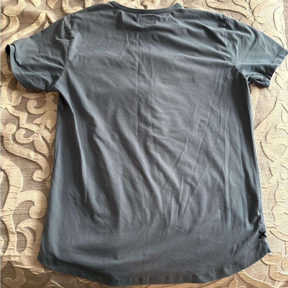 Cuts Curve Hem t-shirt.